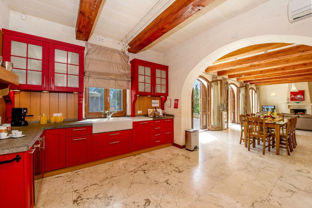 The Almonds Luxury Villa San Lawrenz Exterior photo